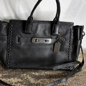 Vintage Coach Swagger 37 Black Leather Women's Bag